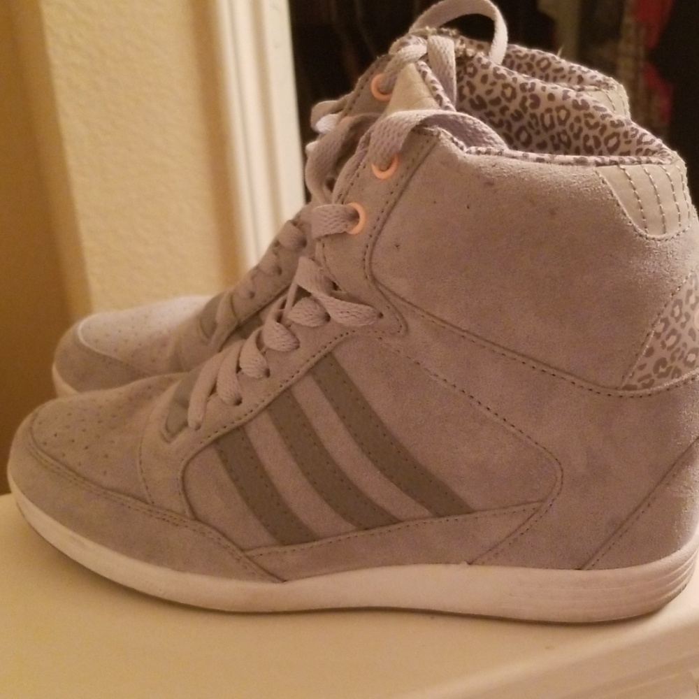 Women"s Adidas sneaker